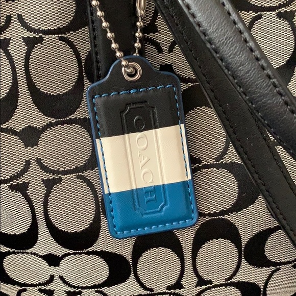 COACH WEEKEND LARGE TOTE - Picture 3 of 8